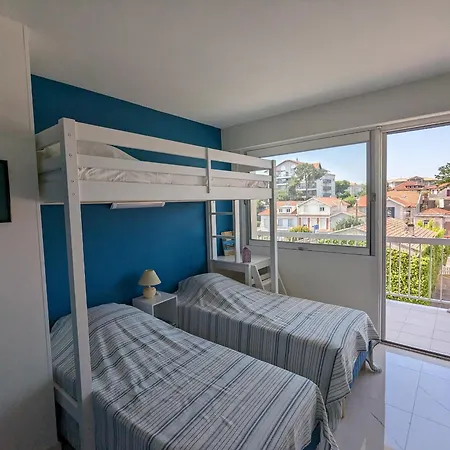 Appartement Grand T3 Avec 2 Terrasses Et Acces Direct - Fr-1-420-129