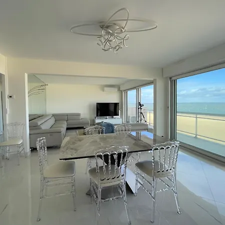 Appartement Grand T3 Avec 2 Terrasses Et Acces Direct - Fr-1-420-129 *